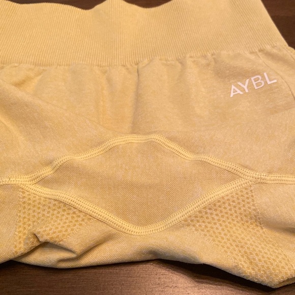 AYBL Motion Seamless Cycling Shorts - Picture 5 of 6